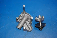 2004 98-04 YZ125 OEM WATER PUMP IMPELLER DRIVE GEAR SHAFT COVER 5DH-12459-01-00