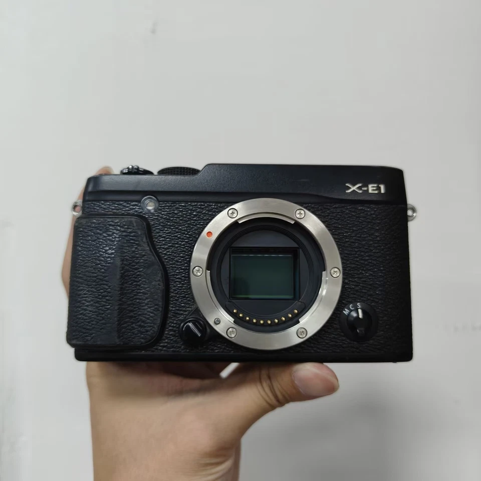 Fujifilm Fuji X Series X-E1 16.3MP (Black) Mirrorless Camera (Body Only) - Image 4 of 4