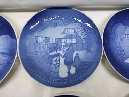 Lot of 6 B&G Copenhagen "Jule After" Christmas Plates 1961,62,72,73,74 & 1976. - Picture 8 of 23