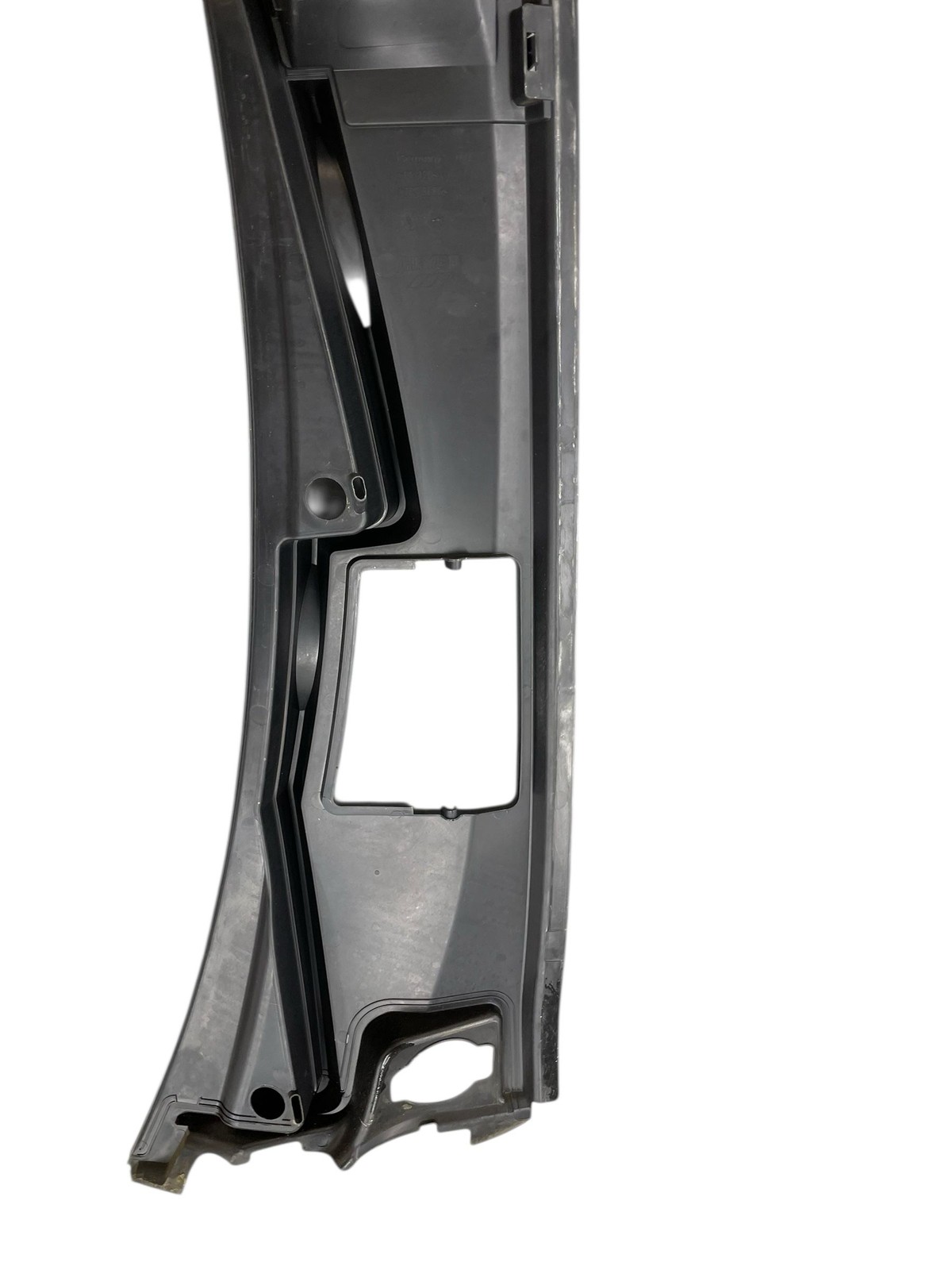 2015-2020 BENTLEY BENTAYGA OEM Front Windshield Cowl Vent Cover Panel 4m1819403