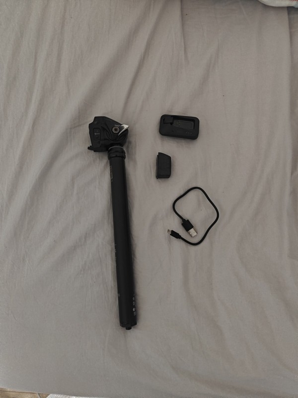 Rockshox Reverb AXS XPLR Seatpost 27.2mmx400mm 75mm travel EXCELLENT CONDITION