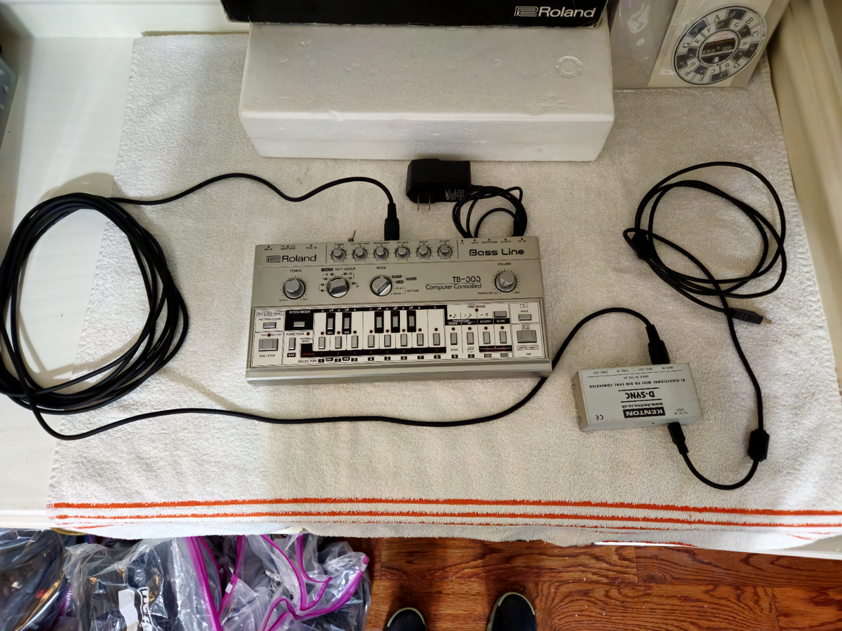 Roland TB-303 Bass Line w/ Kenton D-Sync (Original Packaging