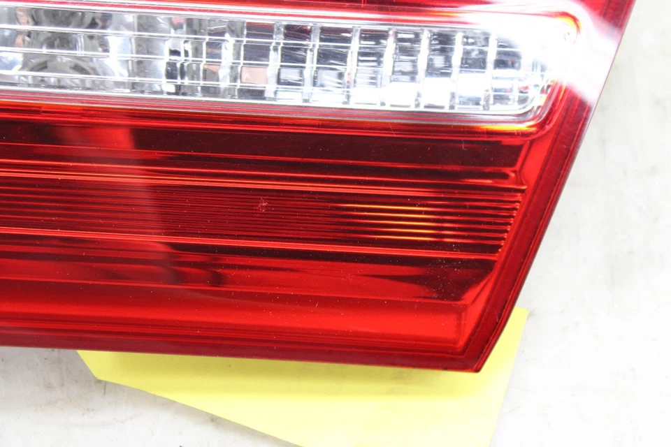 Luz trasera interior derecha Acura RLX 2014-2017 OEM KP28 Foto 3 de 4