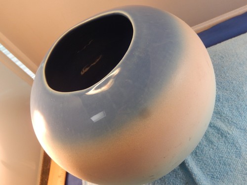 Vintage Studio Art Pottery Bowl Di Carlo Vase Round Blue/ White 7x8" 1970's - Picture 3 of 12