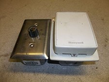 Honeywell T7047C Electronic Thermostat 2007 0734 w/ Dial 59361 1/2 6XC58