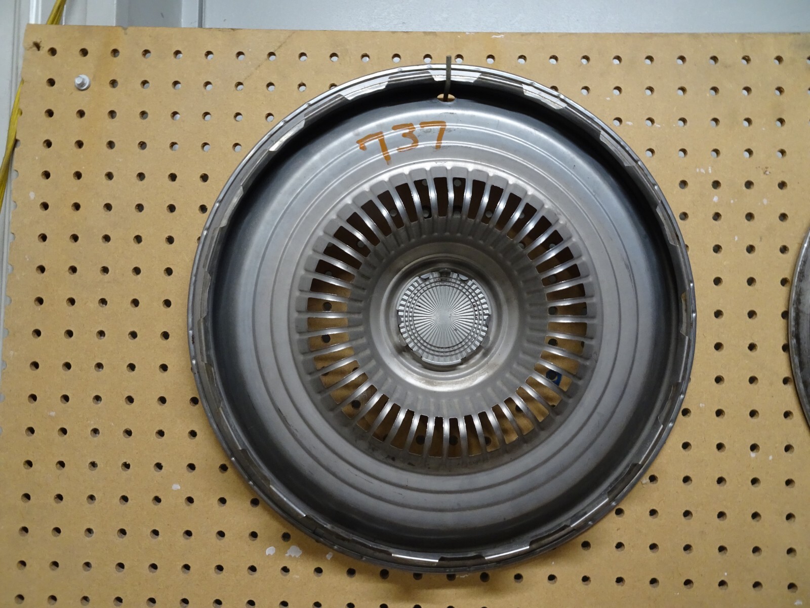 1975 1976 1977 Ford Granada Maverick Zephyr Monarch 14" Hubcaps Wheel