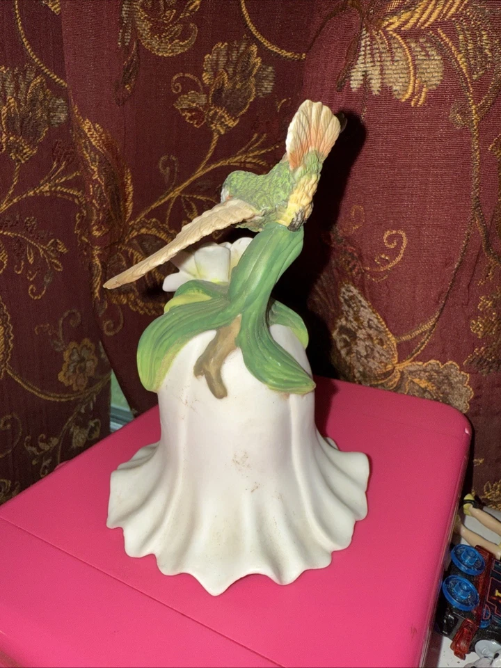 Lote de 3 beija-flor e sino de flores vintage de porcelana - colecionáveis finos Avon 5" - Imagem 3 de 4