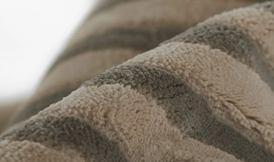 Alfombra de área Momeni Xander mezcla de poliéster, gris, alfombra de tamaño 7'10" X 9'10" para vivir Foto 4 de 4