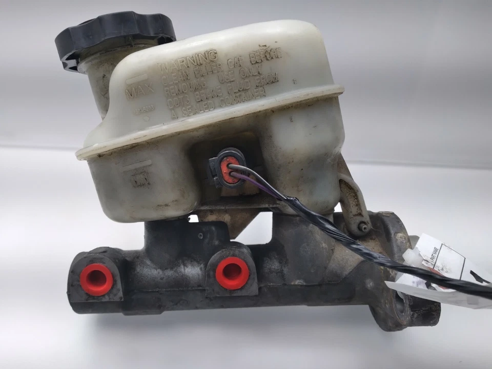 1999-2005 Buick Century cilindro mestre de freio usado fabricante de equipamento original 18016548 - Imagem 4 de 4