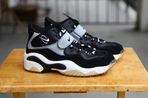 barry sanders air max