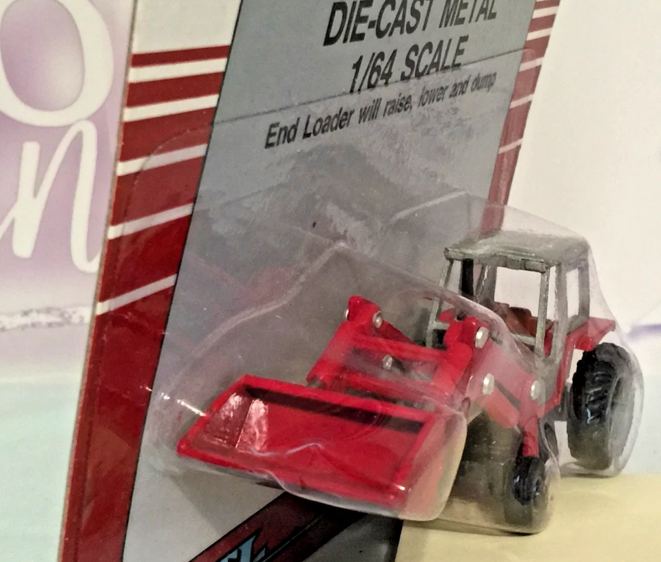 Massy Ferguson 1986 ERTL Tractor w/Loader Die-Cast Metal 1/64 Scale      (U20) - Image 3 of 4