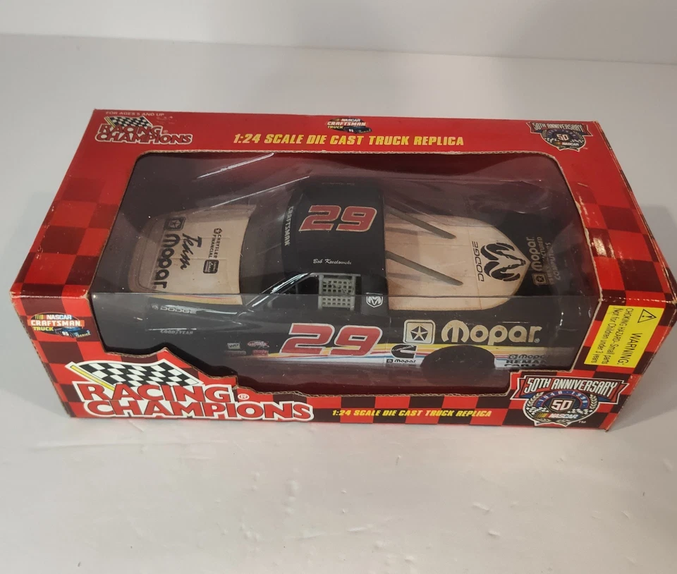 NASCAR Craftsman Truck Series Brad Keselowski #29 Mopar 1:24 Racing Champions Foto 2 de 4