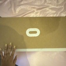 Oculus Quest 2 White Standalone VR Headset wi...