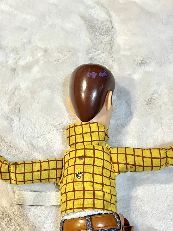 Boneca Woody Toy Story Vintage 1995 Sem Chapéu ou Cordão Disney Xerife 14"  - Imagem 3 de 4