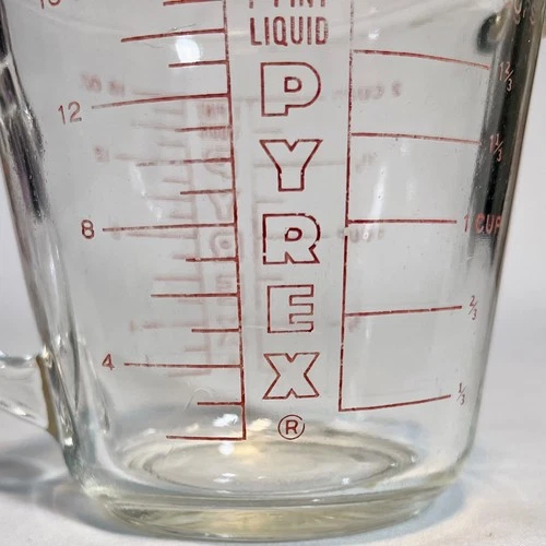 Vintage 2 Cup 16 oz Pyrex 516 Glass Red Letter Measuring Cup D-Shaped Handle USA