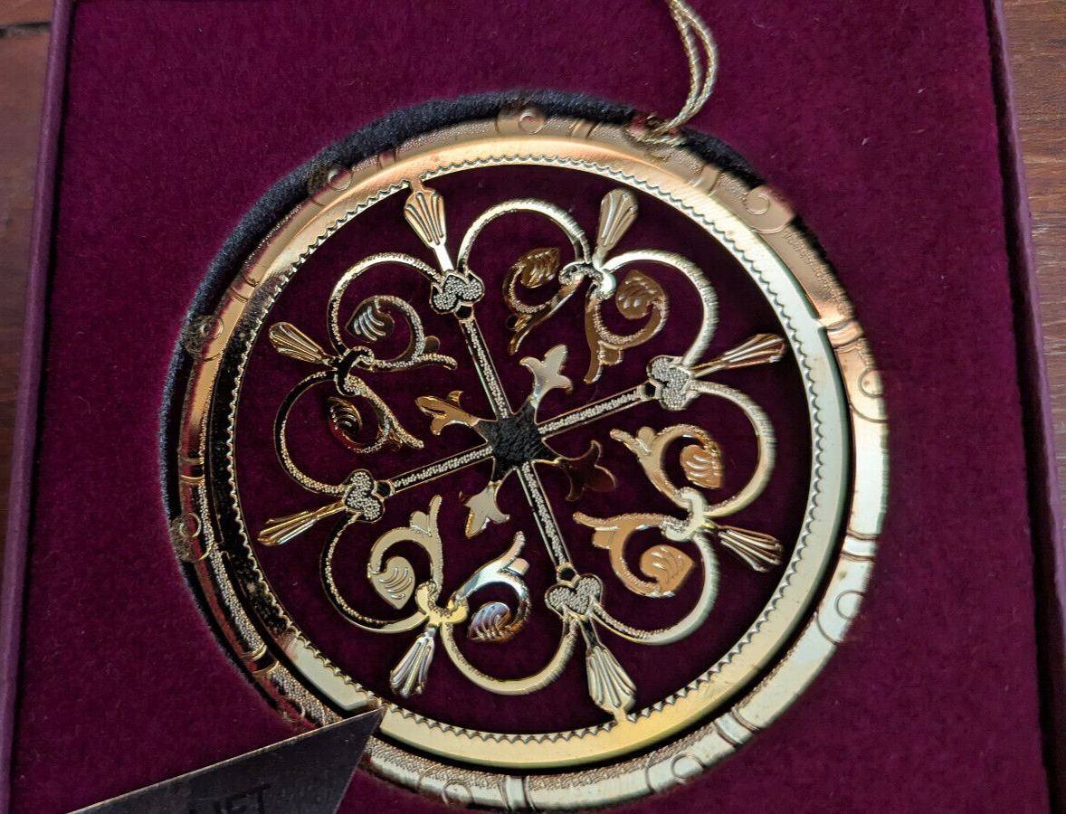 Baldwin 24KT Gold On Brass Smithsonian Collection 3D Ornament Ice