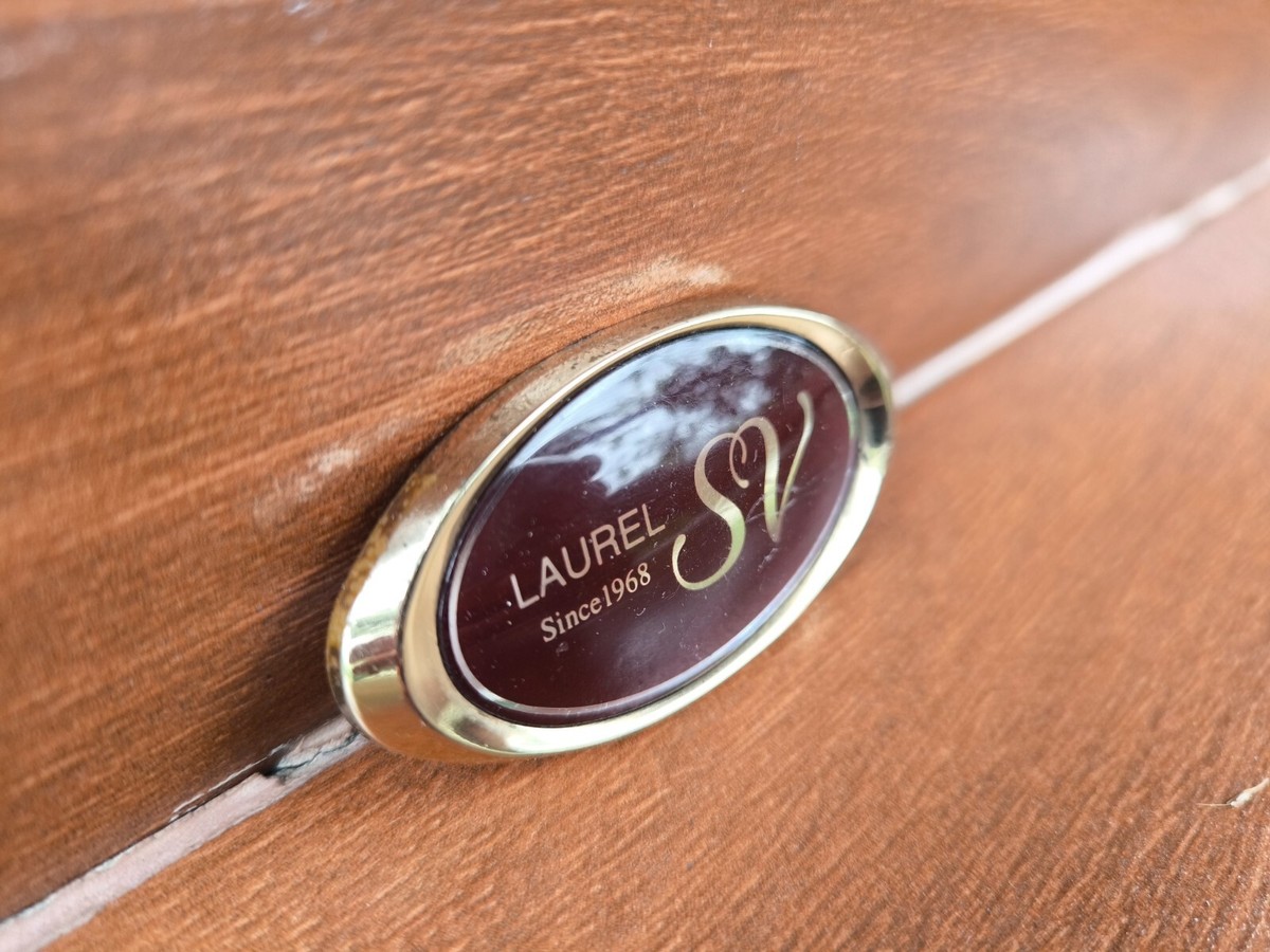 LAUREL SV Since 1968 SIDE PILLAR EMBLEM BADGE Fit NISSAN