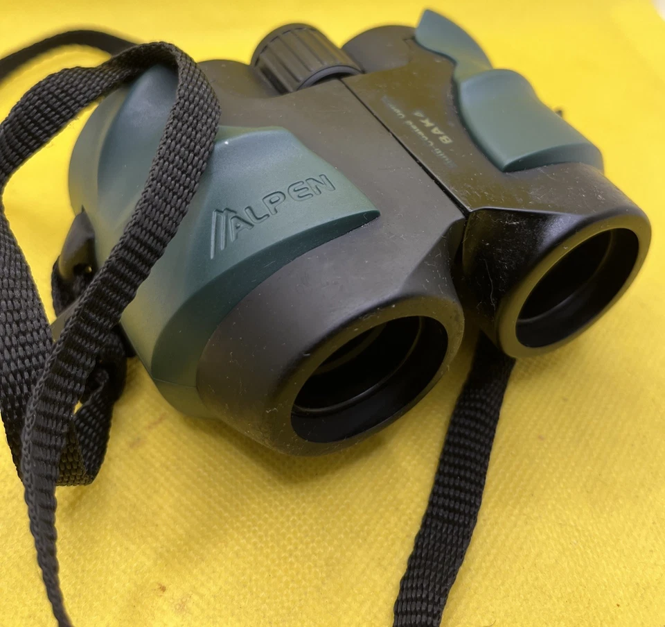 Alpen Multi -Coated Optics BAK4 10 x 25 Field 6.5 (342 Ft/1000 Yards) Binoculars - Image 2 of 4