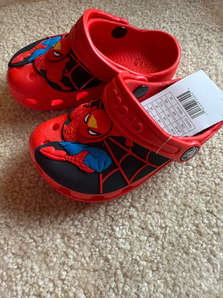 Zapatos de cocodrilo para niños Spiderman niños y niñas Zapatos de playa Zapatillas Sandalias Antideslizantes Foto 2 de 3
