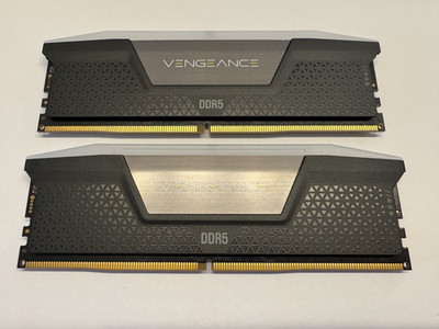 Corsair Vengeance 64GB (2x32GB) DDR5-6000 CL40 RAM Kit CMH64GX5M2D6000C40