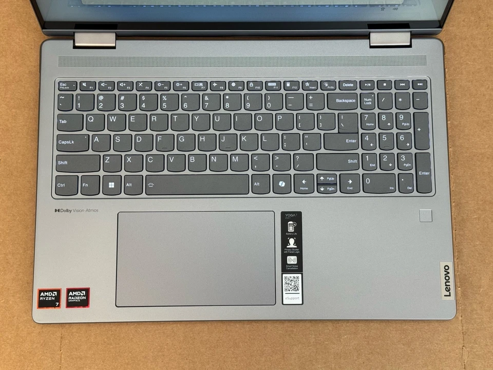 Portátil Lenovo Yoga 7 2 en 1 16" 2K IPS táctil AMD Ryzen 7 8840HS 16 GB/512 GB Foto 2 de 4