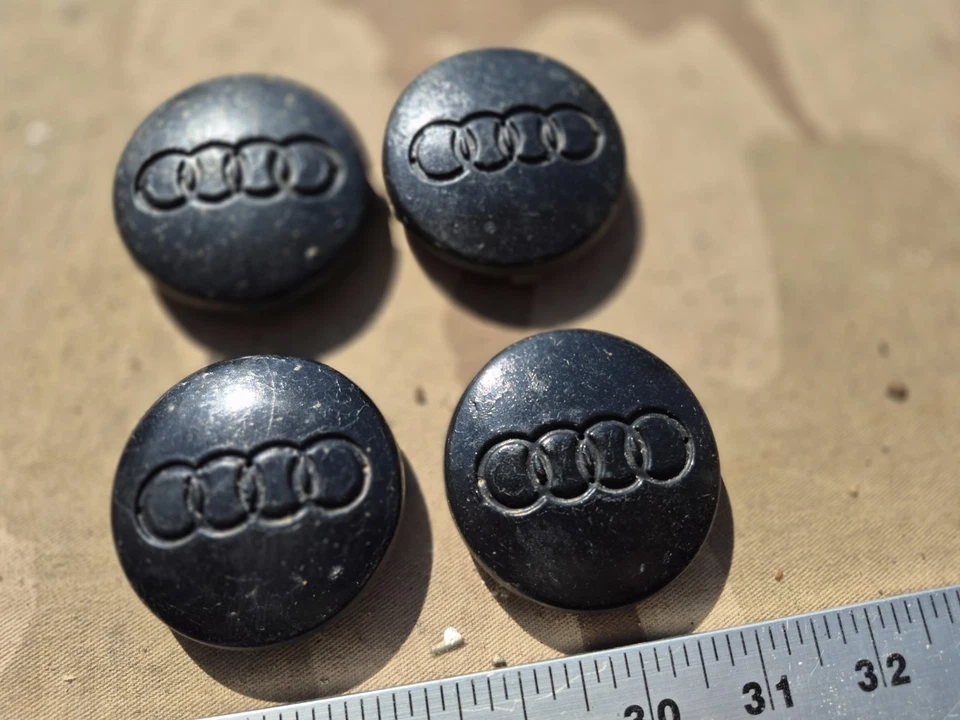 Tapa central Audi original OEM, negra Foto 2 de 4