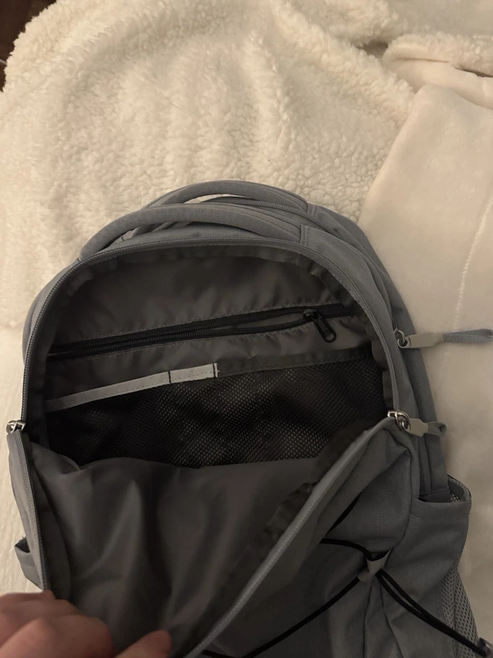 OFERTA NUEVA THE NORTH FACE Bufón Mochila para Laptop Diaria, Gris Medio Foto 4 de 4