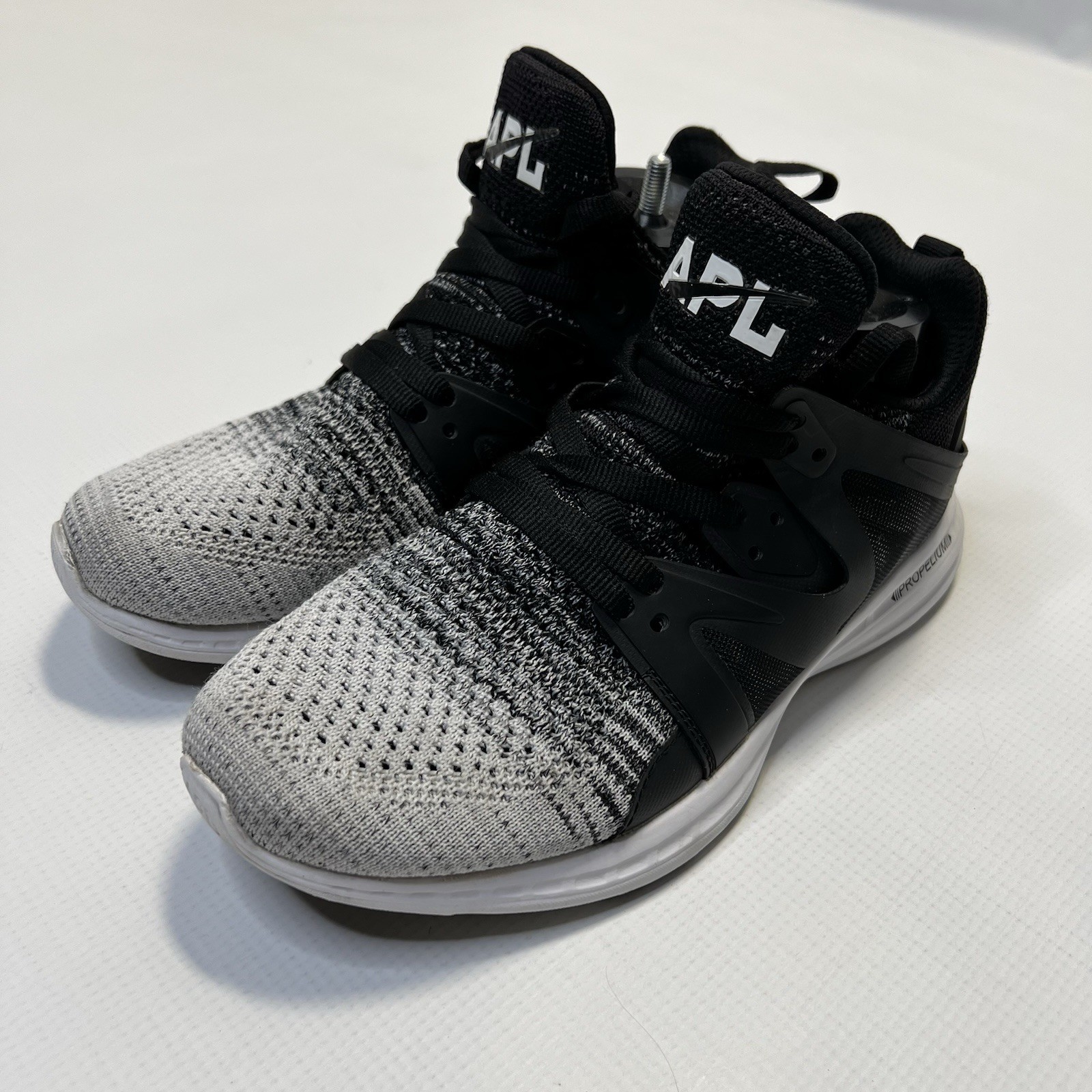 APL Women’s Propelium ASCEND Black Gray Running Shoes Sneakers Size 8