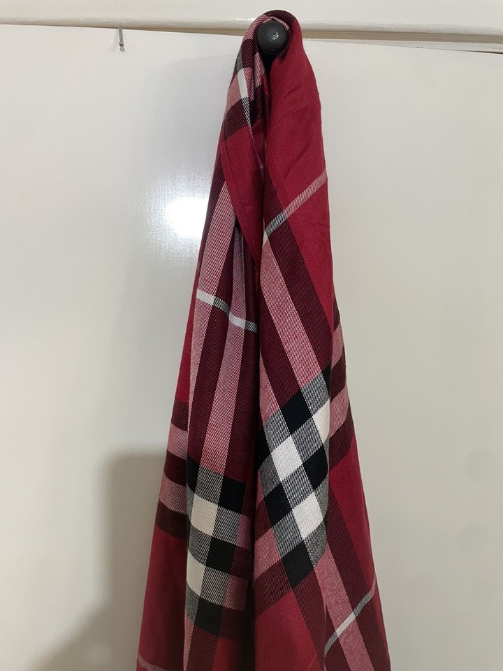 Burberry London PQ Beetroot Check Scarf 100 Cashmere Scarf 170x70cm