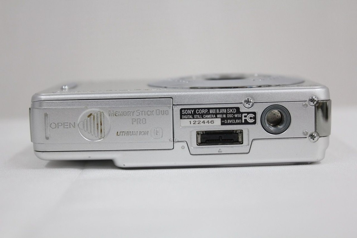 Sony Cyber-shot DSC-W50 Silver Camera with Battery Japanese