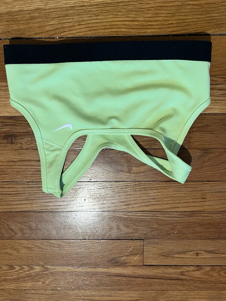 Sujetador deportivo Nike YM para niñas Foto 2 de 3