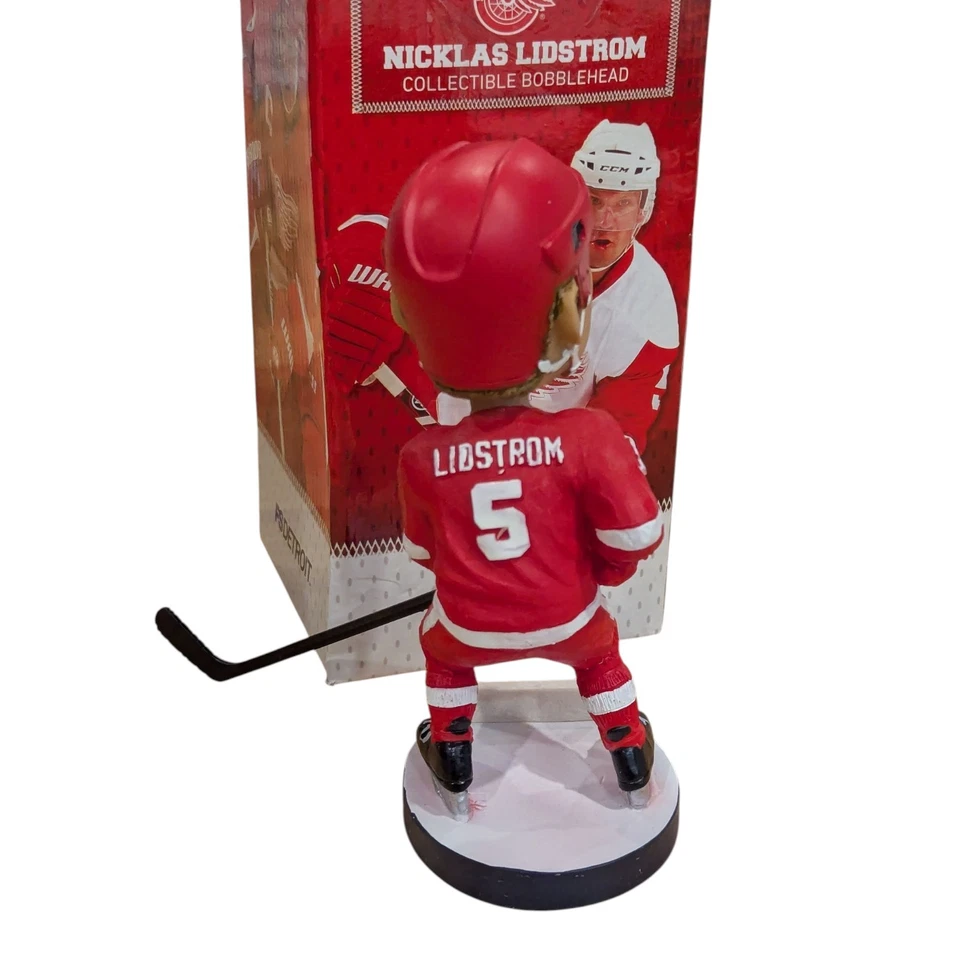 Nicklas Lidstrom Detroit Red Wings Bobblehead SGA 2012 NHL - Image 2 of 4