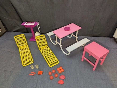 BARBIE VINTAGE 1980's PICNIC SET