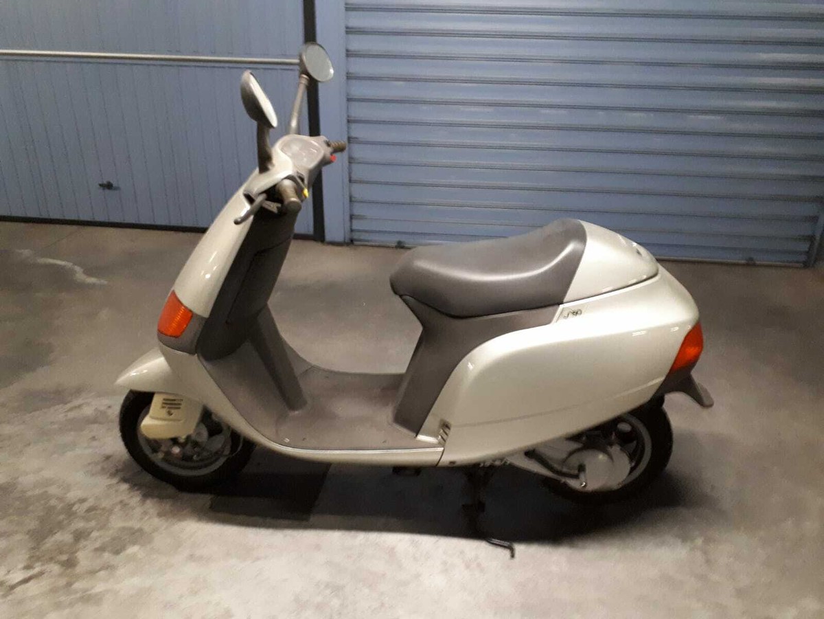 50 Nsl Sfera 50 Batterie Voltage Regulator/rectifier 2940165 For