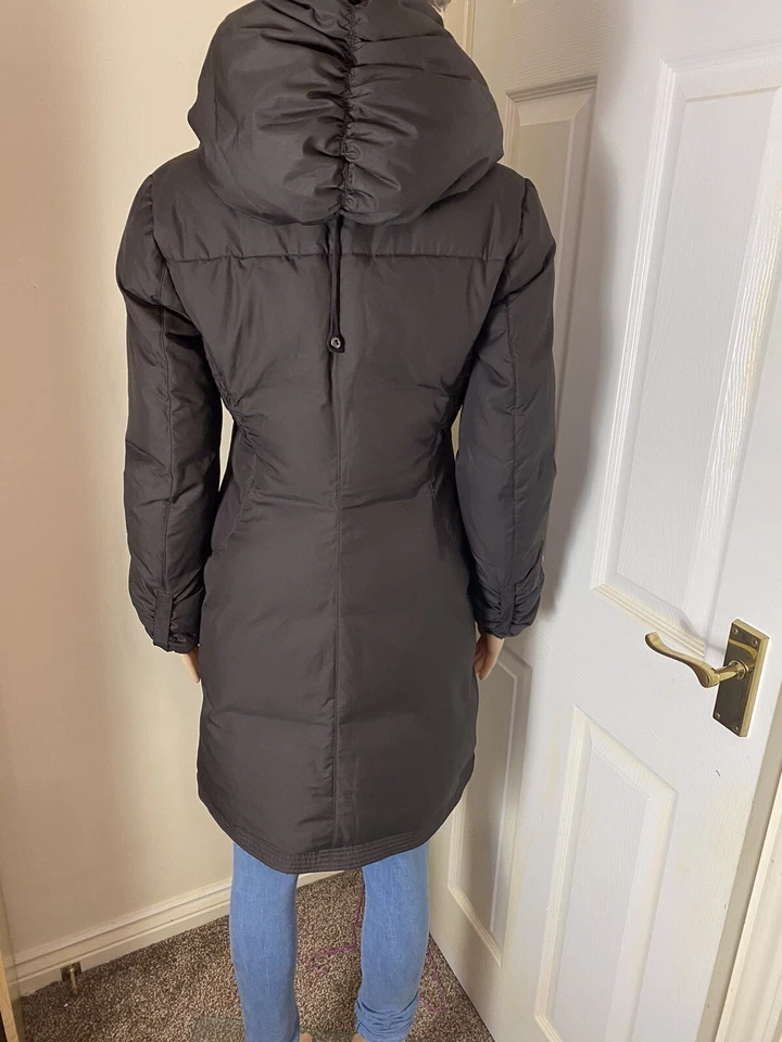 Abrigo con Capucha Acolchado Plumón de Ganso Armani Collezioni Talla 40 IT (8 Reino Unido) Foto 2 de 4