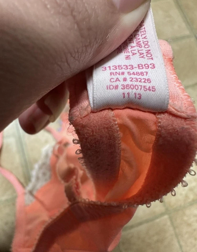 Y2k Vintage Peach Lace Underwire Victoria’s Secret Bra Early 2000s Sexy 34c - Image 4 of 4