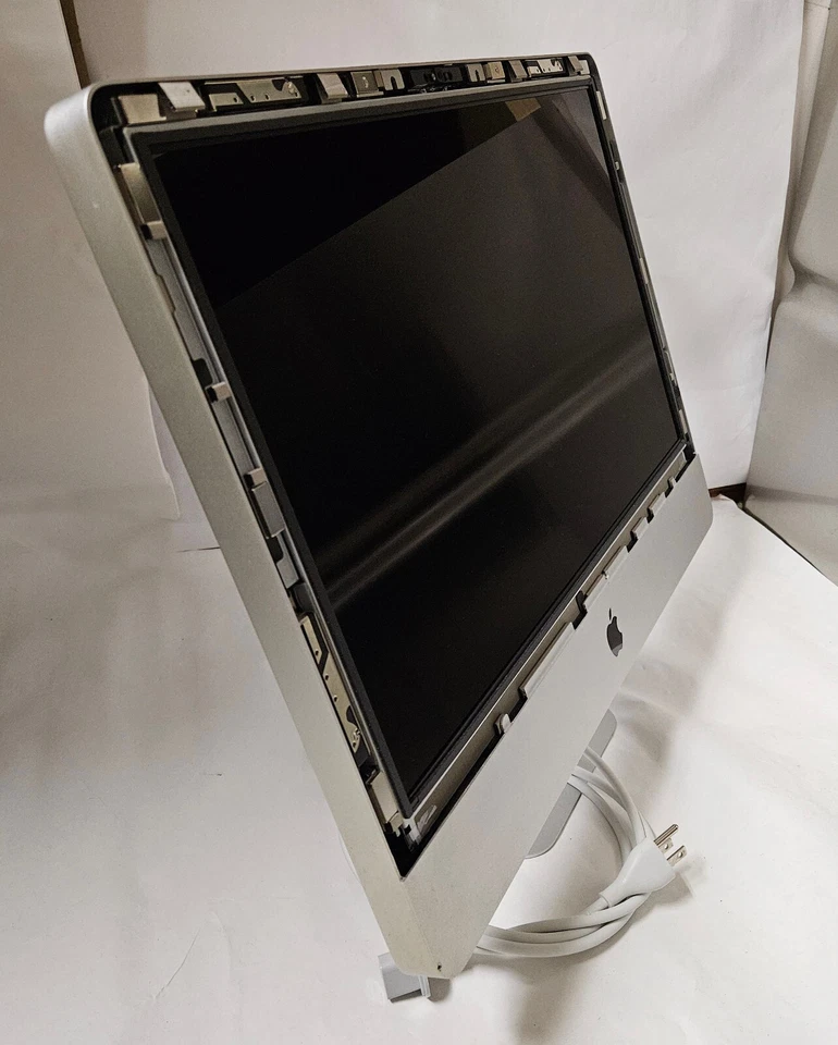 Apple iMac 21.5" i5 2.5GHz 12GB 500GB 6750M OS X 10.13 A1311 MC309LL/A No Glass - Image 3 of 4