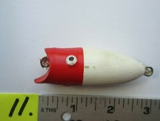 11) Vintage "Burke 2013 OL"TWITCH" Przynęta wędkarska - czerwono-biała miękka guma