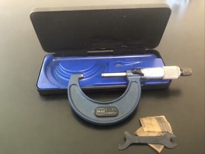 Moore & Wright 1-2  Micrometer #1966B in case w/wrench