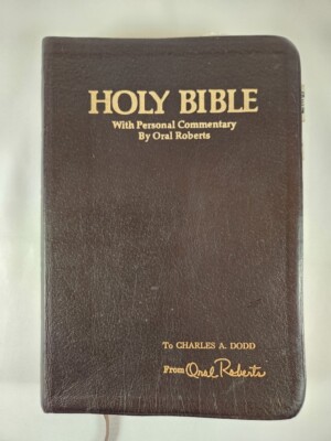 1981 HOLY BIBLE: With Personal Commentary KJV by Oral Roberts ~ Leather Religion