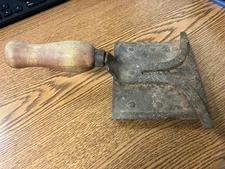 Vtg Curry Comb Horse Cattle Donkey Grooming Metal Brush Wooden Handle