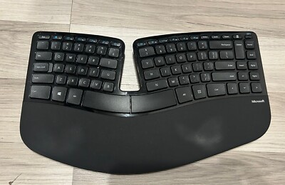 MICROSOFT SCULPT ERGONOMIC WIRELESS KEYBOARD MODEL 1559 *NO DONGLE* TESTED VGC!