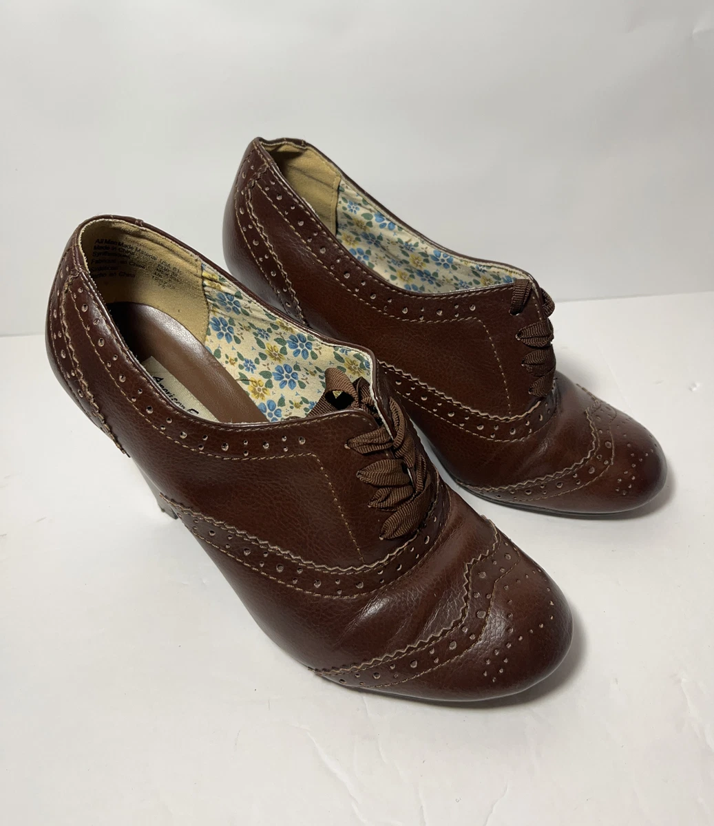 American Eagle Women s Brown Wingtip Oxford Heels Women size 6.5