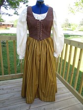 Ladies' sz 14 40"bust,32"waist 3-pc Renaissance bustier, skirt, blouse set