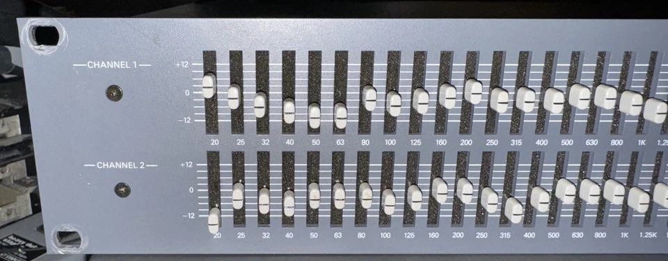Vintage Electro-Voice EQ-231 Stereo Graphic Equaliser (Used) with Power Cord - Image 2 of 4