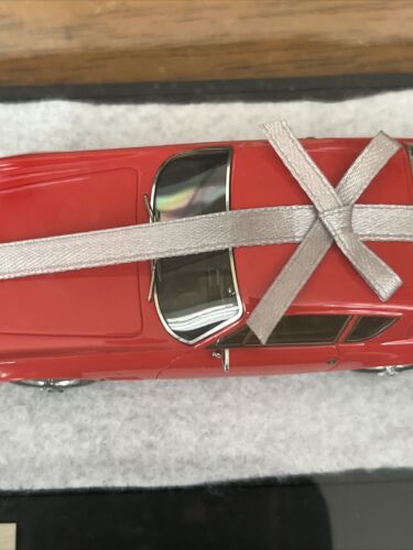 RARE GHIA 230S 1/43 CAR MODEL IN RED BY MATRIX MODELS - GIFT VERSION. - Picture 6 of 11
