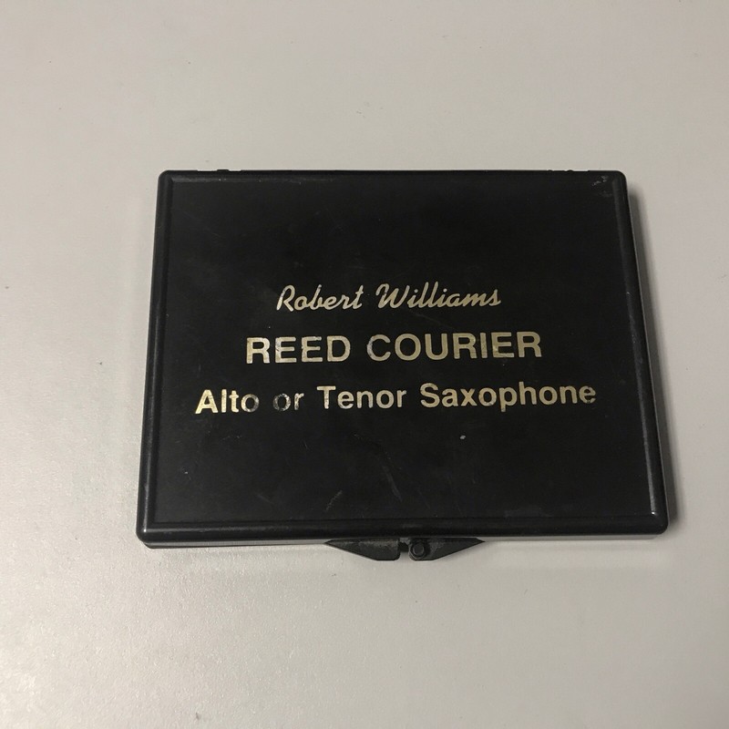 Robert Williams Reed Courier Alto Sax Or Tenor Reed Case