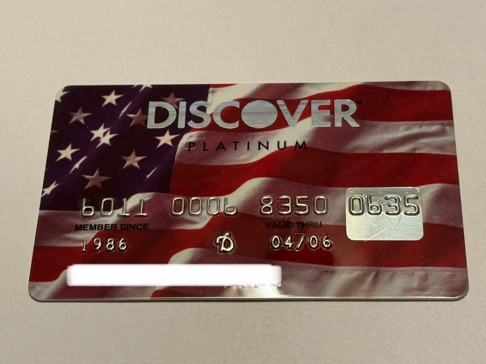 Discover Platinum Credit Card American Flag Expired In 2006 - Image 2 of 4