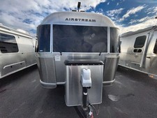 2017 Airstream International Serenity 30RB (Rear Queen Bed)