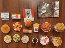 Zuru Mini Brands KFC Lot Of 15 Includes Scented Chicken Sandwich 
